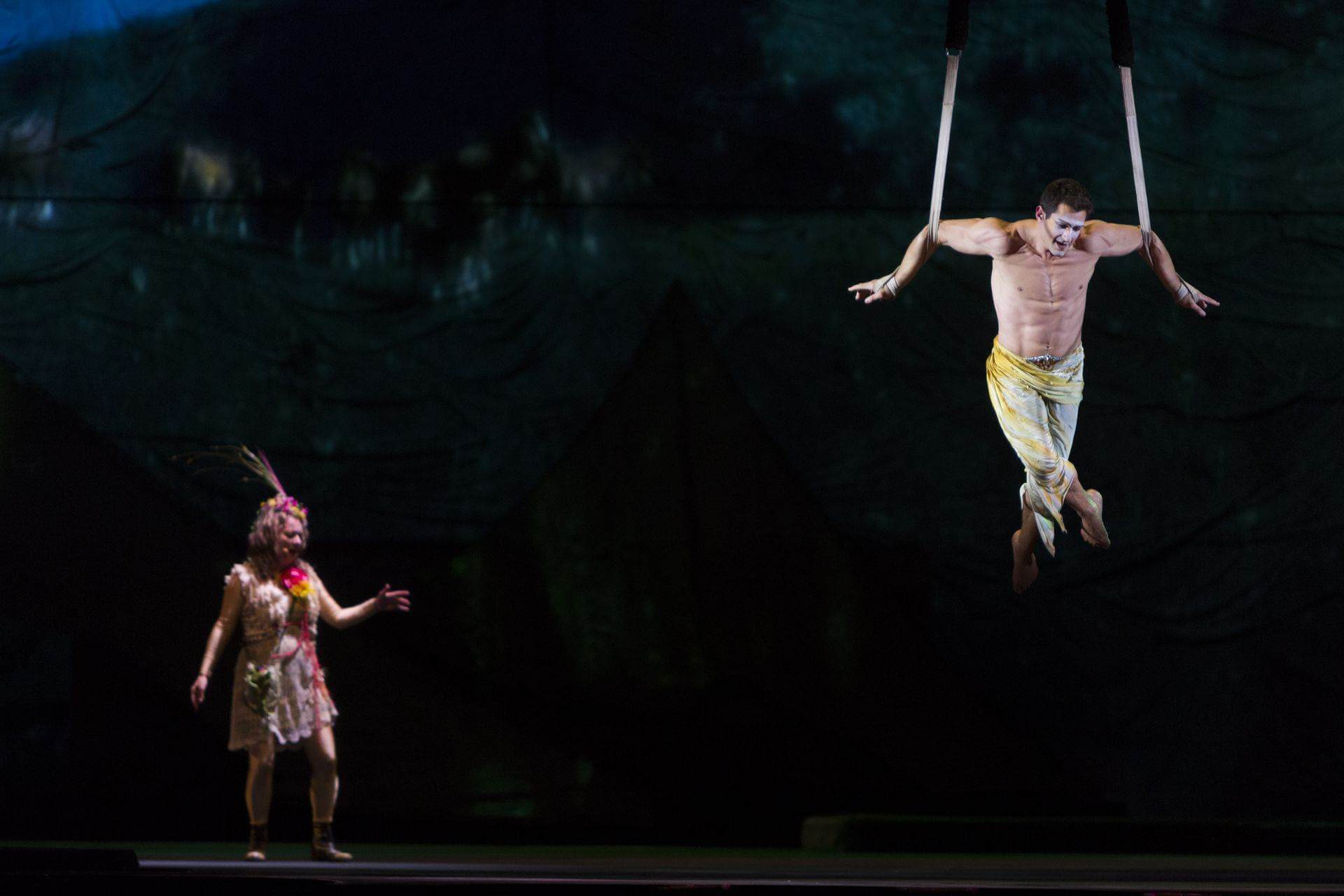 Scalada by Cirque du Soleil 2013: Música en directe durant l'actuació d'un trapezista