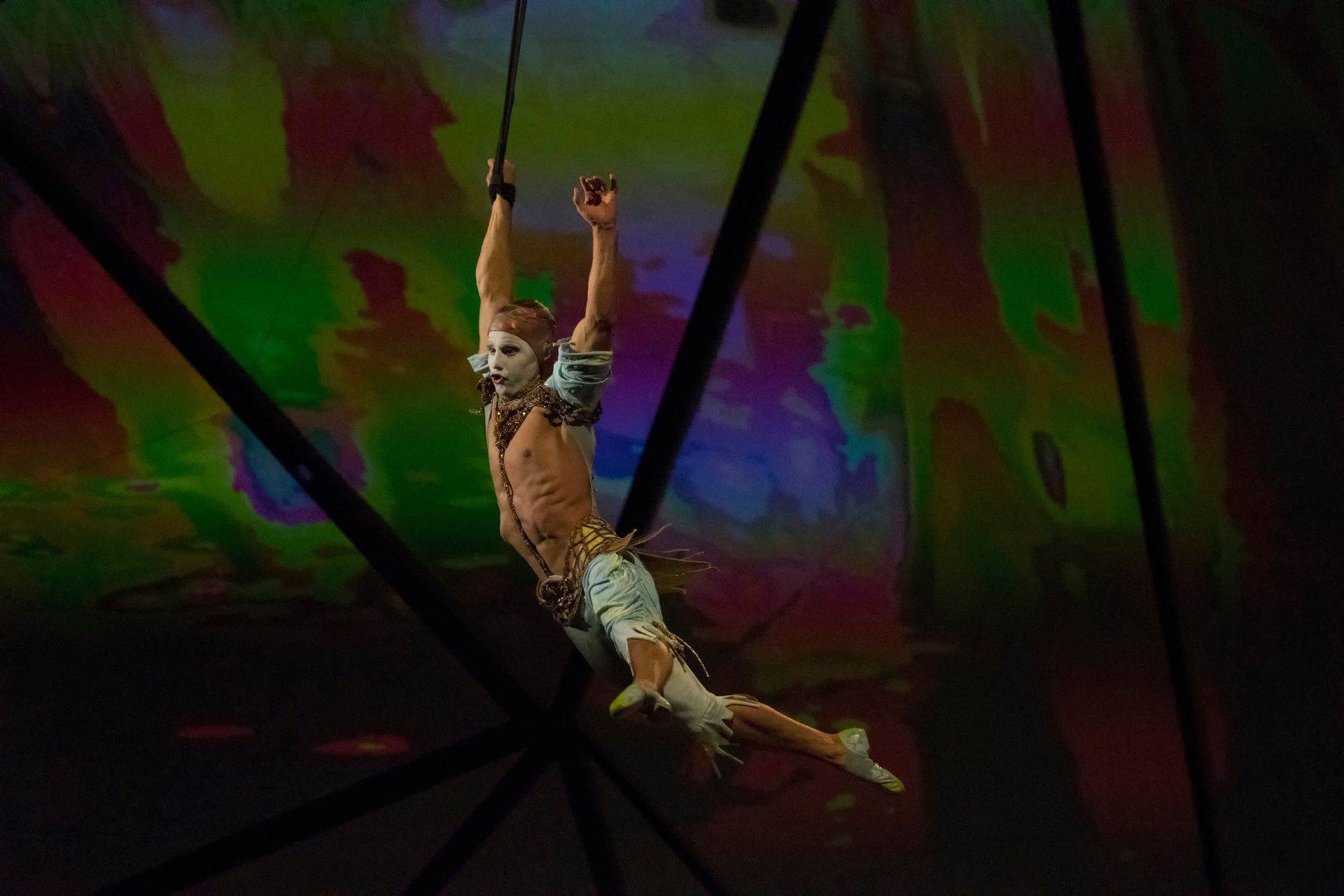Scalada - Vision by Cirque du Soleil 2016: Acrobacias con proyecciones mapping de fondo