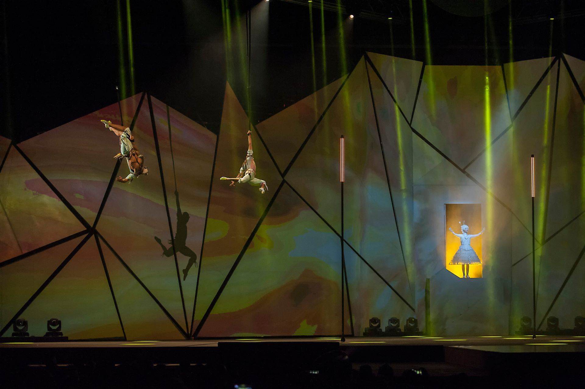 Scalada - Vision by Cirque du Soleil 2016: Conjunto de acróbatas y cantantes